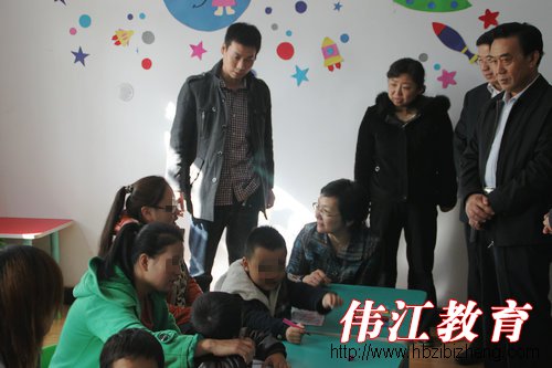 河北省残联理事长常丽虹到我校调研自闭症康复工作 (2)