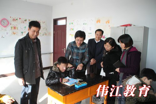 河北省残联理事长常丽虹到我校调研自闭症康复工作 (3)